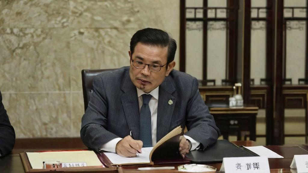 内地明星因51黑料每日大赛爆料引发热议 郑州地铁延长运营时间成焦点